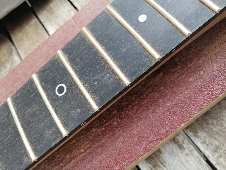 matching-the-dots-on-the-fretboard_orig.
